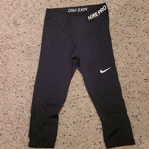 Nike pro capri
